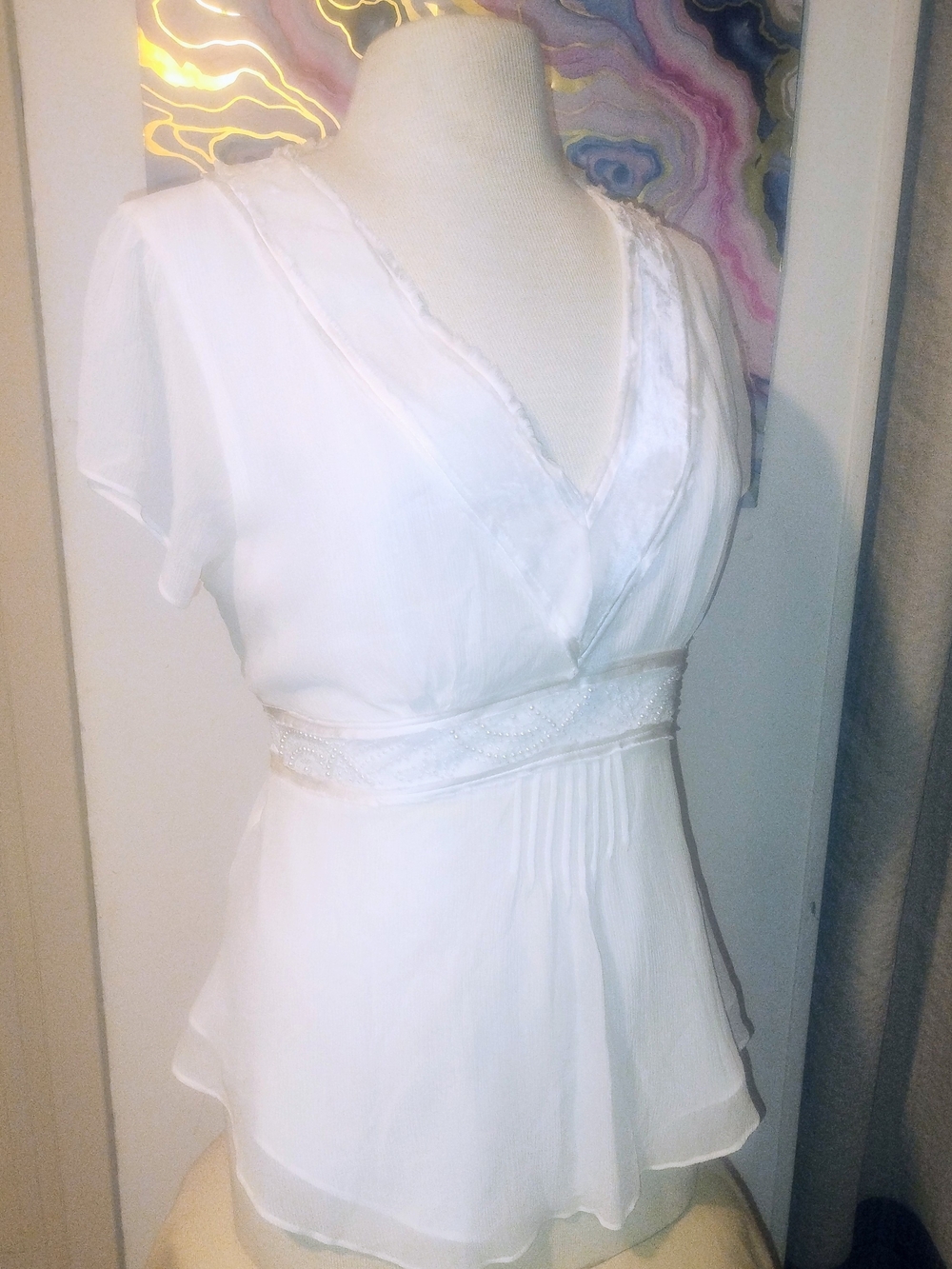 BNWT Off White 100% Silk V-Neck Women's Flowy Blouse Tie Back Embellished Waist